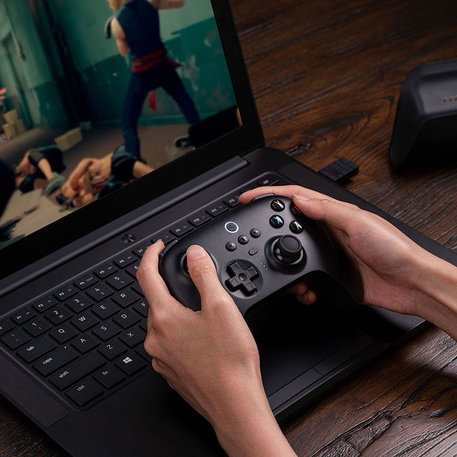 [해외직구]8BitDo 무선 컨트롤러 게임 스틱 2.4G 조이패드 화이트 / 도크포함