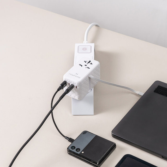 여행용 멀티어댑터 GaN PPS USB 5포트 GAN PD 65W 파우치 증정