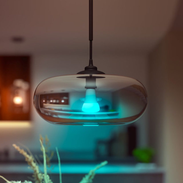 필립스 휴 화이트&컬러 엠비언스 1600 루멘 13W 스마트 전구