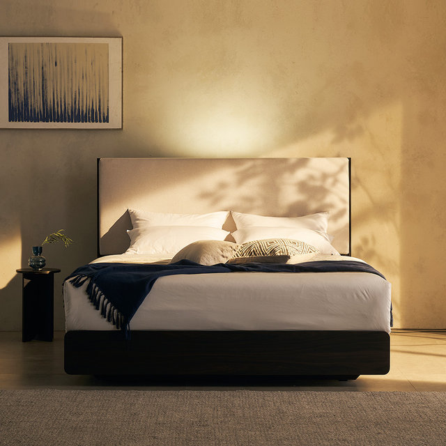 [비밀특가] 까르뎅차콜 패브릭 LED 호텔 평상형 침대 프레임 SS+400협탁1