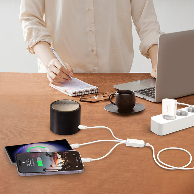 [나노스퀘어] 모락 하이퍼에디션 18W 3in1 케이블 일체형 고속충전기