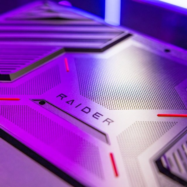 MSI 레이더 A18 HX A9WIG-R9 UHD+ Mini LED WIN11