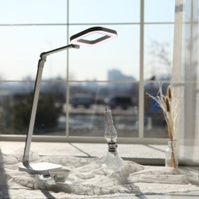 프리즘 LED 스탠드 PL-3200WH