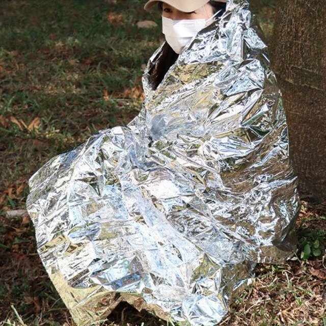 대형 은박 담요 캠핑 재난 등산 비상용 210x160cm 체온유지 응